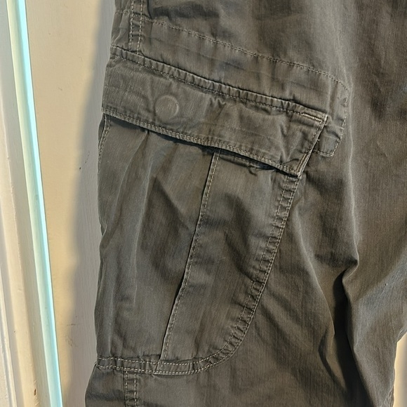 GUC: Vintage G-Star Raw Cargo shorts Men  XL (fits like M), built in waist adj - Picture 3 of 14